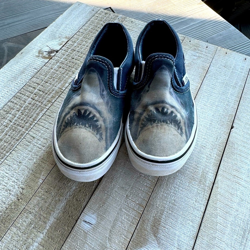 Shark Vans 11.5c